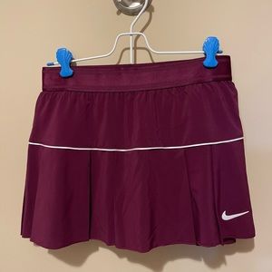 Nike Dri-Fit tennis skirt, size small, pleated, Bordeaux color, 13” length